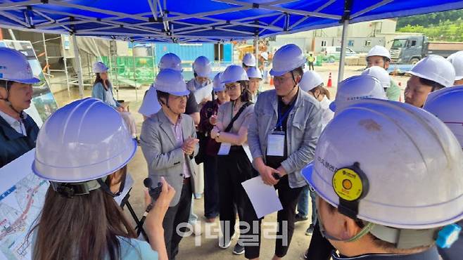 상계역 공사 현장을 둘러보는 모습 (사진=서울시)