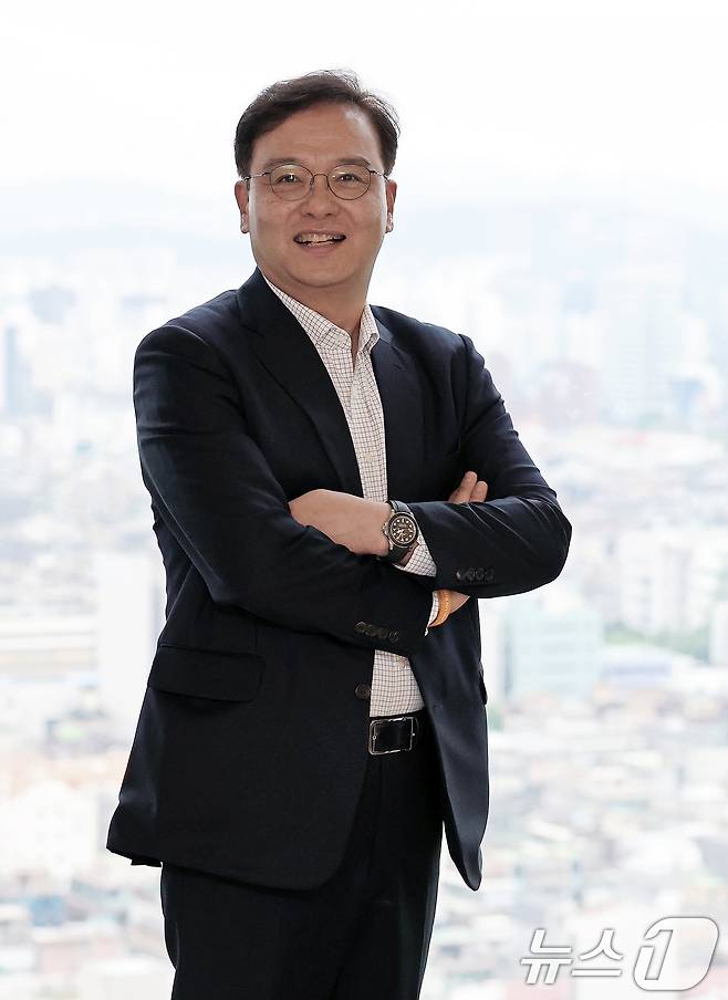 안기홍 HLB테라퓨틱스 대표가 23일 오후 서울 송파구 소피텔 앰배서더 호텔에서 열린 뉴스1과의 인터뷰에 앞서 포즈를 취히고 있다. 2025.5.23/뉴스1 ⓒ News1 오대일기자