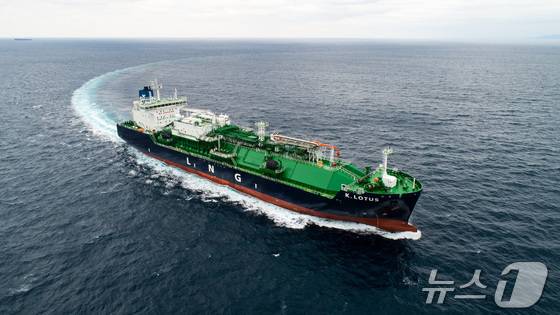 HD현대미포가 건조한 1만 8000㎥급 LNG벙커링선(HD현대 제공)