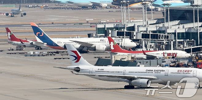 인천국제공항 항공기 모습. 2025.2.27/뉴스1 ⓒ News1 이승배 기자