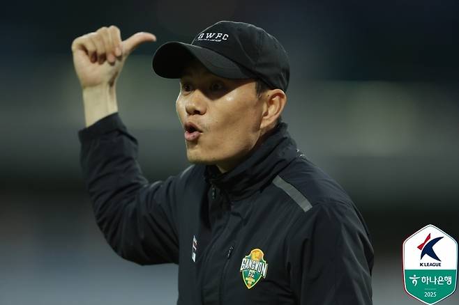 강원FC 정경호 감독. 제공 | 한국프로축구연맹