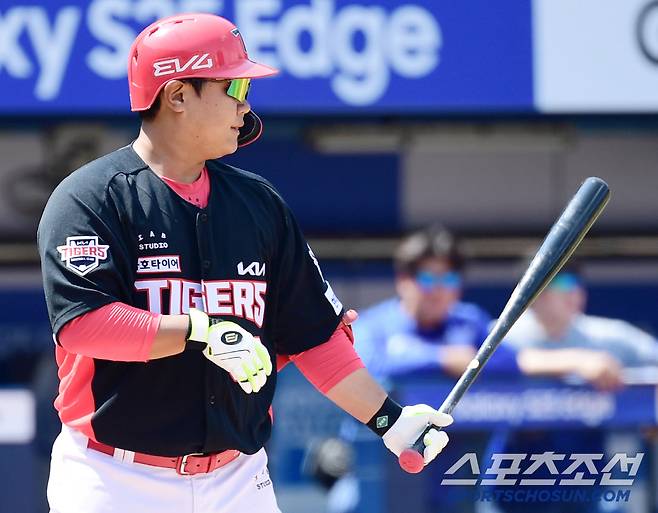 25일 대구 삼성라이온즈파크에서 열린 KBO리그 삼성과 KIA의 경기. 2회 타격을 준비하는 KIA 황대인. 대구=송정헌 기자songs@sportschosun.com/2025.05.25/