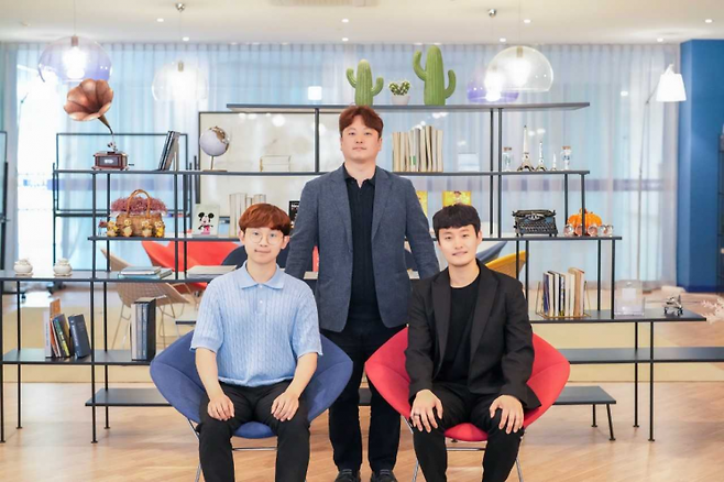 연구진 (좌측부터) 김태경 연구원, 정임두 교수, 서준영 연구원. UNIST 제공