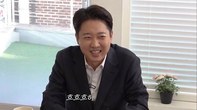 (출처: 유튜브 채널 ‘공부왕찐천재홍진경’)