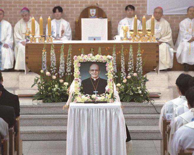 2025년 4월 14일 경북 안동시 목성동주교좌성당에서 두봉 레나도 주교의 장례미사가 거행됐다. /사진 뉴스1