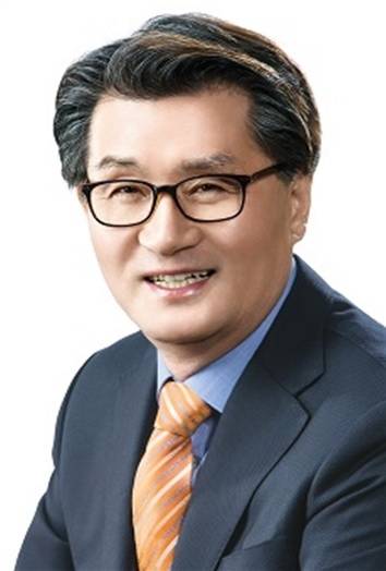 유종필 창업진흥원장