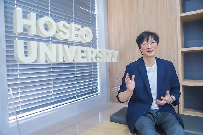 이호웅 호서대 컴퓨터공학부 교수는 기술을 넘어 사람과 사회를 지키는 것이 정보보호의 본질이라고 강조했다.