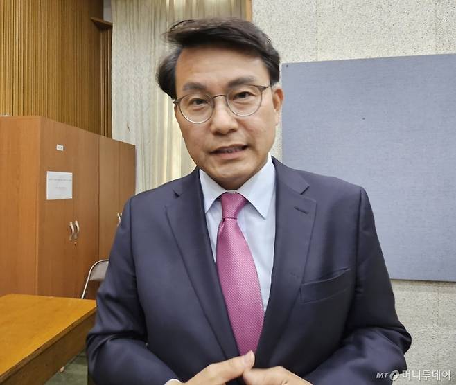 (대구=뉴스1) 남승렬 기자 = 윤상현 국민의힘 의원(인천 동구미추홀구을)이 25일 오후 대구의 한 교회에서 취재진과 만나 대선 관련 발언을 하고 있다. 2025.5.25/뉴스1  Copyright (C) 뉴스1. All rights reserved. 무단 전재 및 재배포,  AI학습 이용 금지. /사진=(대구=뉴스1) 남승렬 기자