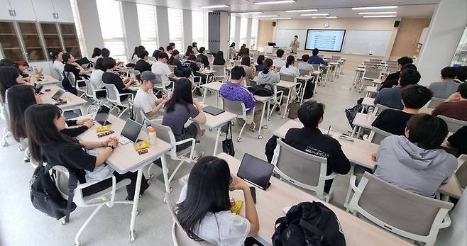 [거창=뉴시스]  거창대학, 진로적성 및 MBTI 결과 분석 프로그램 운영 (사진=거창군 제공) 2025. 05. 27. photo@newsis.com  *재판매 및 DB 금지