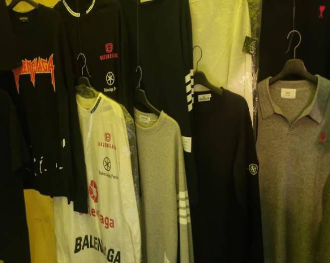 매장 내부에 진열된 위조 상품. 특허청 제공