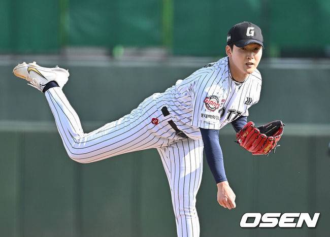 [OSEN=부산, 이석우 기자] 18일 부산 사직야구장에서 2025 신한 SOL 뱅크 KBO 리그 롯데 자이언츠와 삼성 라이온즈의 경기가 열렸다. 홈팀 롯데는 데이비슨, 방문팀 삼성은 이승현이 선발 출전했다.롯데 자이언츠 최준용이 역투하고 있다. 2025.05.18 / foto0307@osen.co.kr