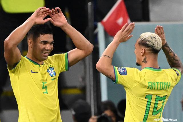 카세미루(왼쪽)와 안토니. /AFPBBNews=뉴스1