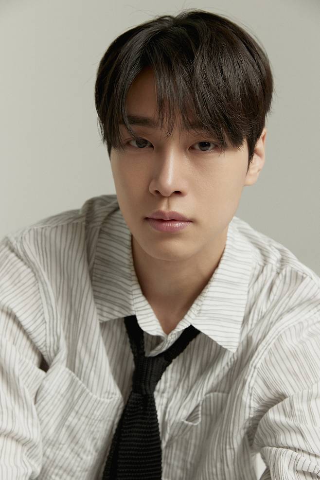 배우 강유석이 ‘폭싹’과 ‘언슬전’의 연이은 공개에 기쁜 마음을 드러냈다. 사진| 저스트 엔터테인먼트