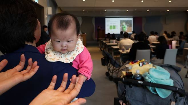 시술비 위주의 지원 정책은 효용성에 한계가 있다.[사진 | 뉴시스]