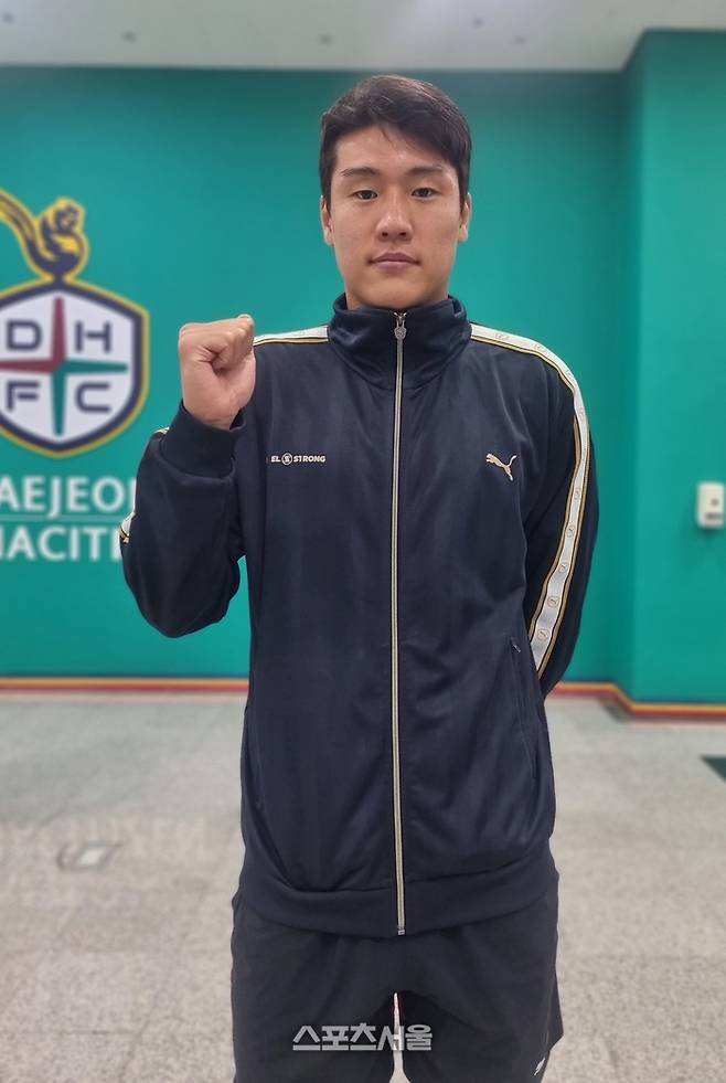 포항 이호재가 27일 대전전이 끝난 뒤 포즈를 취하고 있다. 사진 | 대전=박준범기자