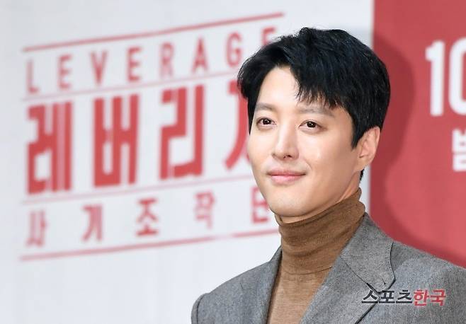 TV조선 드라마 '레버리지 : 사기조작단' 제작발표회에 참석한 이동건. 사진=조은정 기자 new@hankooki.com