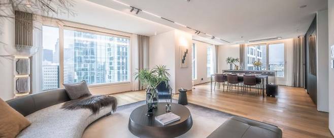 프리미엄 주거 브랜드 자이(Xi)의 조망 특화 설계가 적용된 내부. GS건설