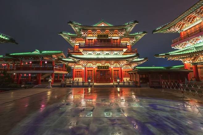 중국이 유럽·동아시아·중남미 국가들에 잇따라 비자를 면제한 데 이어 이번에는 중동 4개국을 무비자 대상에 포함하기로 했다. 게티이미지