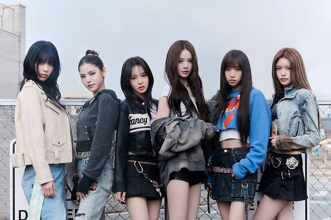 이즈나, ‘월드 오브 스트릿 우먼 파이터’ OST ‘SASS’ 발매... 거침없는 에너지 발산 (제공: 웨이크원)