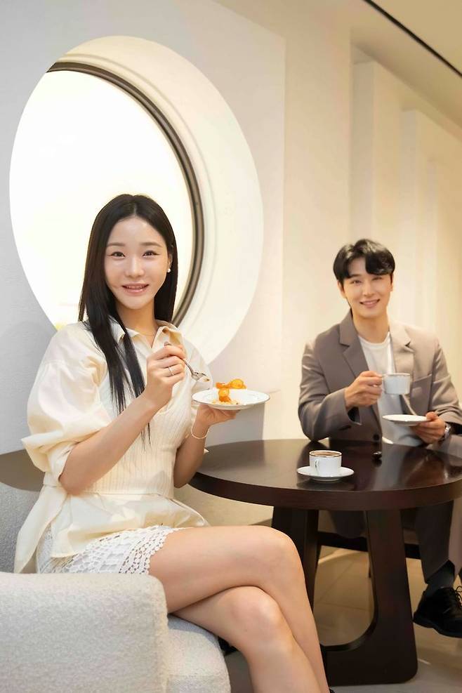 신세계백화점이 업계 최초로 미쉐린 스타 레스토랑과의 공식 파트너십을 통해 VIP 고객이 이용하는 라운지에서 스타 쉐프의 디저트를 소개한다.ⓒ신세계백화점