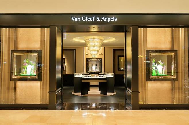 롯데백화점 본점 반클리프 아펠 매장 전경.ⓒ롯데백화점