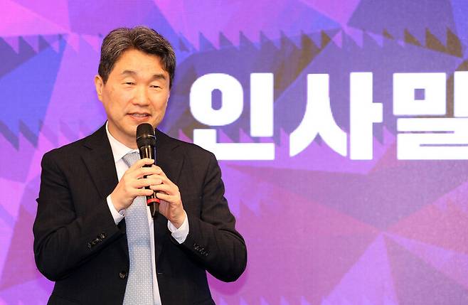 이주호 대통령 권한대행 사회부총리 겸 교육부 장관이 28일 서울 중구 코리아나호텔에서 열린 ‘2025년 이산가족 초청행사\'에서 인사말을 하고 있다. 대통령실사진기자단