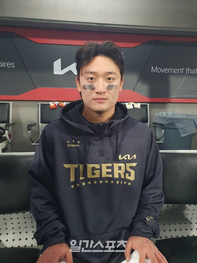 28일 광주 키움전을 마친 뒤 취재진과 인터뷰하는 KIA 윤도현. 광주=배중현 기자