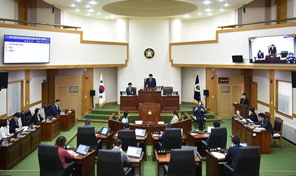 28일 음성군의회 본회의장에서 열린 378회 임시회 모습. [사진=음성군의회]