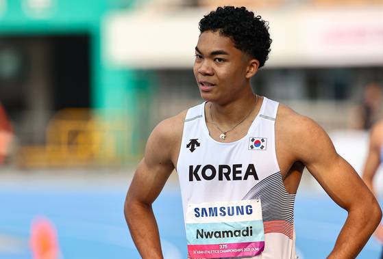 나마디 조엘진이 28일 경북 구미 시민운동장에서 열린 아시아육상경기선수권 100m 준결선 경기를 마치고 아쉬운 표정을 짓고 있다. 뉴스1