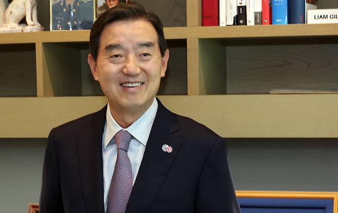 김윤 한일경제협회장. [이승환 기자]