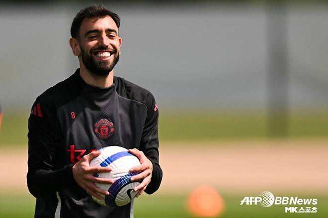 페르난데스는 노바라 FC, 우디네세 칼초, UC 삼프도리아(이상 이탈리아), 스포르팅 CP(포르투갈) 등을 거친 중앙 공격형 미드필더다. 페르난데스는 2019-20시즌 겨울 이적시장에서 맨유 유니폼을 입었다. 사진=AFPBBNews=News1