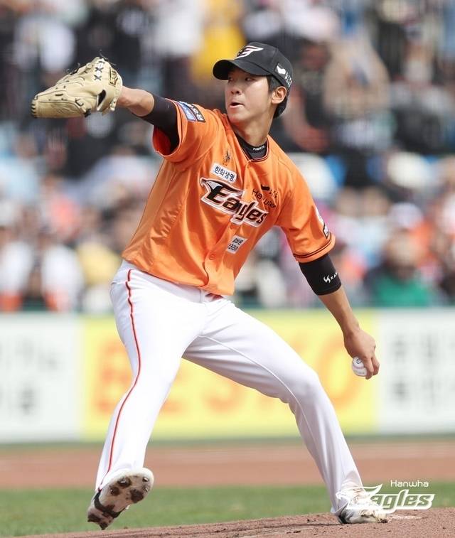 지난해 자신의 프로 데뷔전에서 첫 승을 따냈던 황준서. 사진=한화 제공