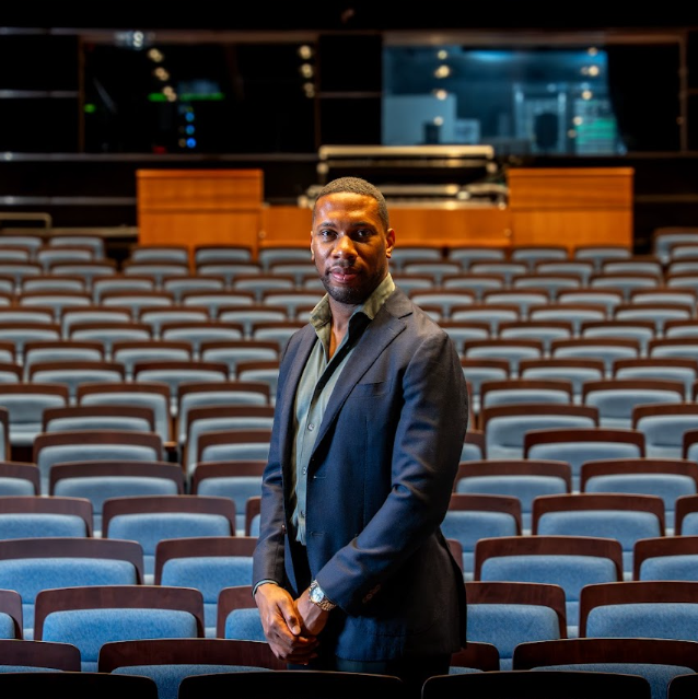 로더릭 콕스 프랑스 몽펠리아 국립오케스트라 음악감독이 처음으로 한국을 찾아 서울시립교향악단과 쇼스타코비치 교향곡 10번을 연주한다. [GS아트센터 제공]