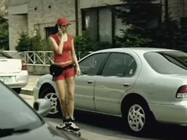 주유소 CF에서 빨간 모자 아가씨로 등장한 이기용. [이기용 SNS]