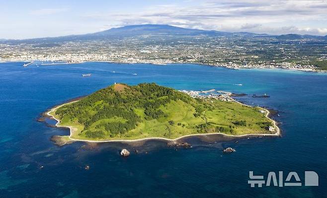 [제주=뉴시스] 임재영 기자 = 제주시 한림읍 비양도 전경. (사진=뉴시스DB) ijy788@newsis.com