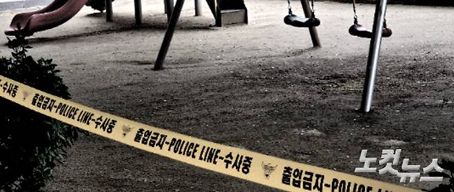 지난 18일 전북 익산의 한 아파트에서 추락해 숨진 A(60대)씨가 발견된 장소. 폴리스라인이 설치돼있다. 심동훈 기자