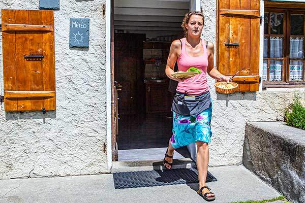 산장은 1936년부터 같은 가족이 운영하고 있으며, 신선한 우유와 프로마쥬 블랑fromage blanc 등 지역 특산물을 제공한다.