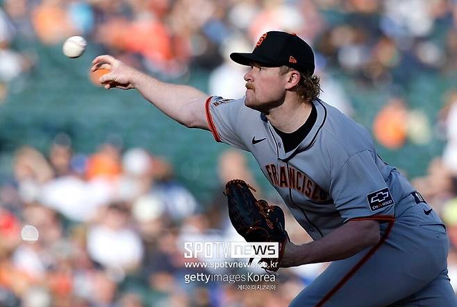 ▲ 샌프란시스코 우완투수 로건 웹이 역투하고 있다.