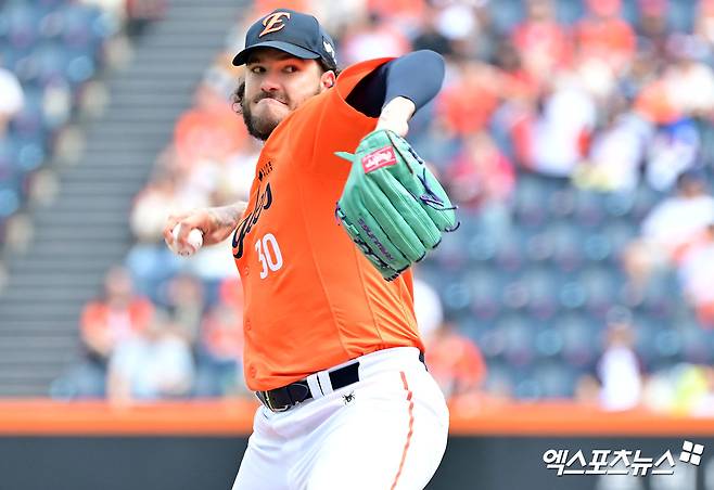 한화 이글스 외국인 투수 코디 폰세가 28일 서울 잠실야구장에서 열리는 2025 신한 SOL Bank KBO리그 LG 트윈스와의 팀 간 7차전에 선발등판, 시즌 9승 수확에 도전한다. 사진 엑스포츠뉴스 DB