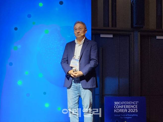 황윤제 LG전자 ES연구소 기술고문이 29일 서울 강남구 코엑스에서 열린 다쏘시스템의 연례 기술 행사 ‘3D익스피리언스 콘퍼런스’에서 발표하고 있다.(사진=최연두 기자)