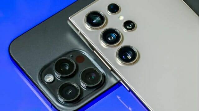 애플 아이폰15 프로 맥스와 삼성 갤럭시S24 울트라 (사진=씨넷)