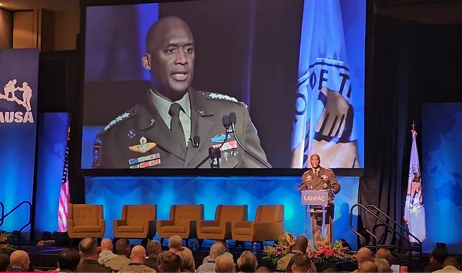 제이비어 브런슨 주한미군사령관이 지난 15일 하와이에서 열린 미국 육군협회(AUSA) 태평양지상군(LANPAC) 심포지엄에서 주제발표를 하고 있다./KGKraetzer Media 유튜브