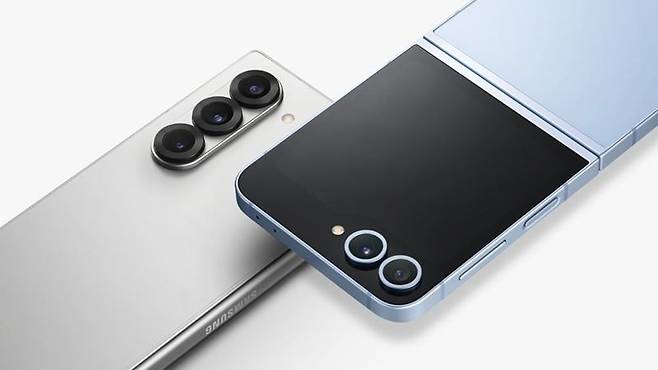 갤럭시 Z 폴드(왼쪽)와 갤럭시 Z 플립