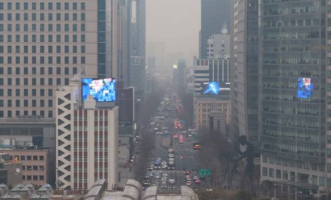 서울 종로구 한 빌딩에서 바라본 서울 도심 모습. 사진=뉴시스