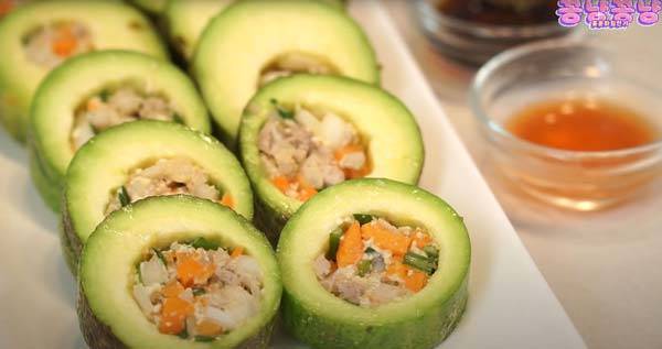 홍윤화가 만든 애호박 순대/사진=유튜브 채널 ‘홍윤화 김민기 꽁냥꽁냥’ 캡처