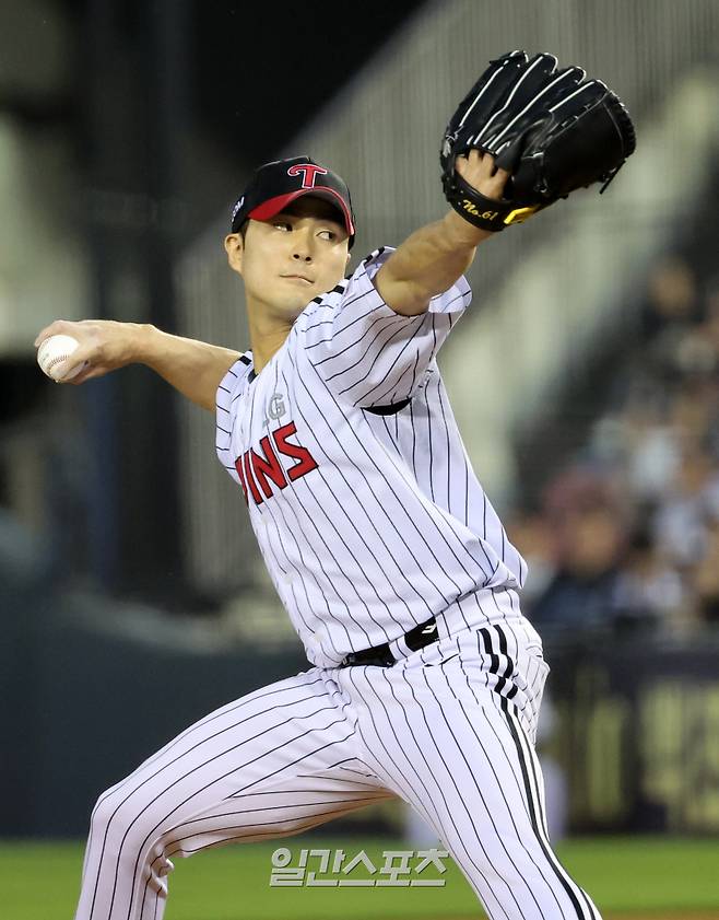 2025 KB0리그 프로야구 LG트윈스와 한화이글스의 경기가 28일 오후 서울 잠실야구장에서 열렸다. 6회초 백승현이 구원 등판해 역투하고 있다. 잠실=김민규 기자 mgkim1@edaily.co.kr