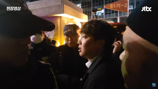 2024년 12월3일 국회 앞 이준석 개혁신당 대선 후보. JTBC 갈무리