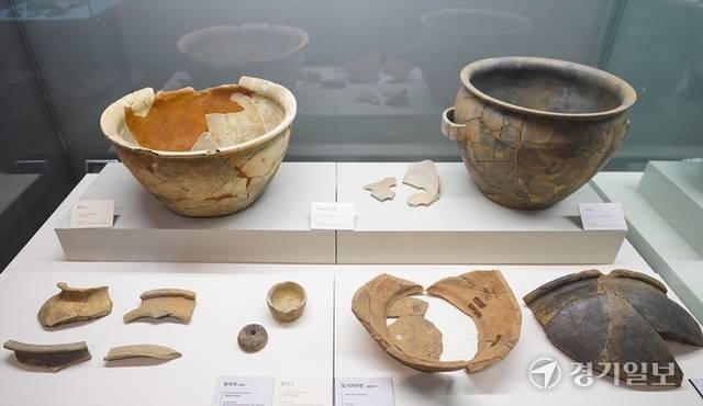 구리 아차산에서 발굴된 고구려 토기류의 모습. 홍기웅기자