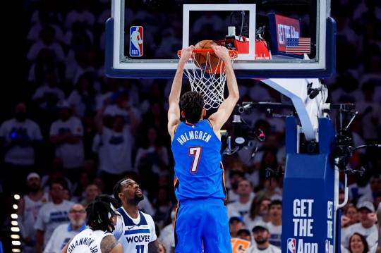 덩크 넣는 홈그렌. 사진[Imagn Images=연합뉴스]