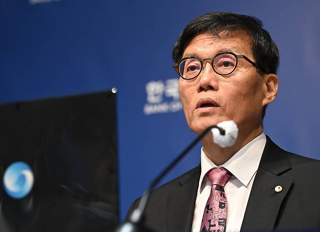 이창용 한국은행 총재가 29일 서울 한국은행에서 열린 금융통화위원회 금리 결정에 대한 기자간담회에서 발언하고 있다. 사진공동취재단